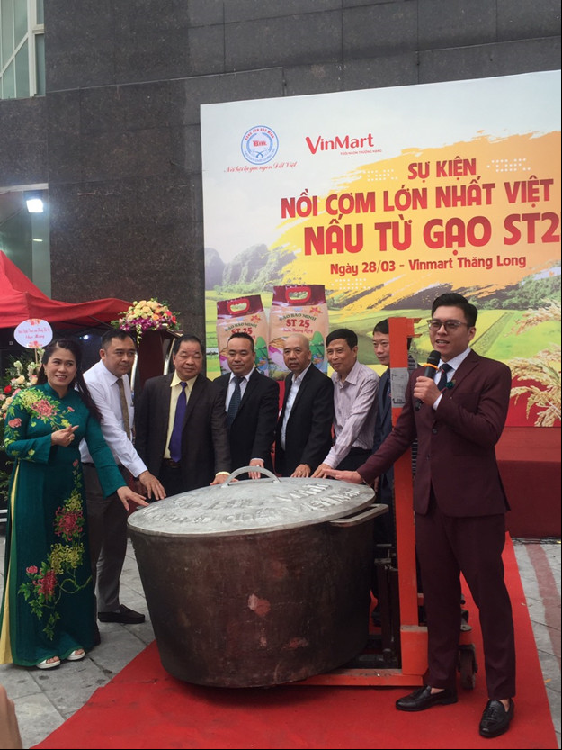 Công ty gạo Bảo Minh: Xác lập kỷ lục “Nồi cơm lớn nhất Việt Nam nấu từ gạo ST25”